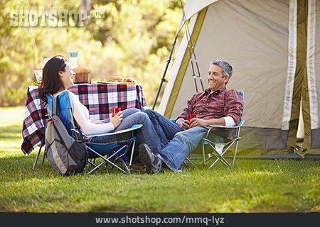
                Ehepaar, Zelten, Camping                   