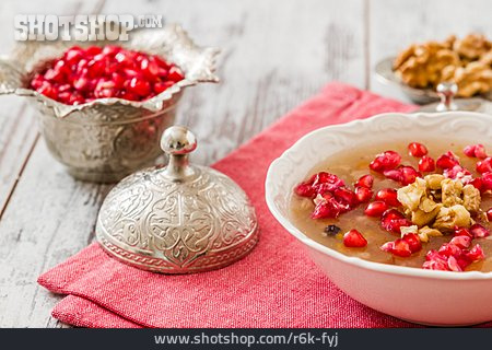 
                Orientalische Küche, Süßspeise, Pudding, Asure                   