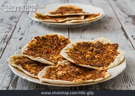 
                Türkische Küche, Fladen, Lahmacun                   