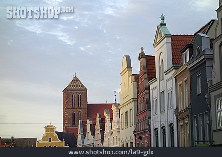 
                Wohnhaus, Altstadt, Häuserzeile, Wismar                   