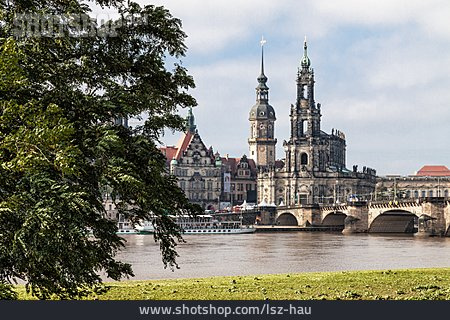
                Dresden, Elbufer, Augustusbrücke                   