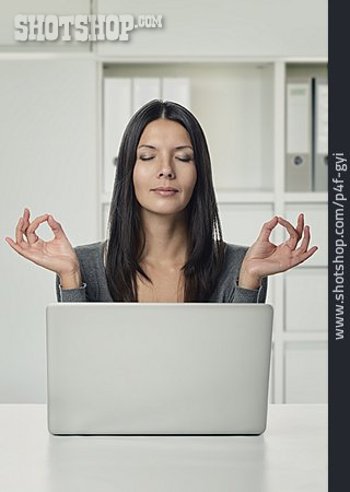 
                Frau, Laptop, Yoga, Meditieren                   
