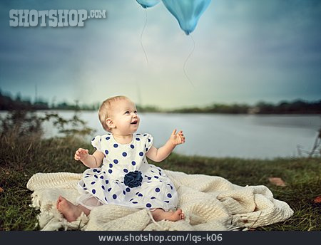 
                Baby, Luftballon, Kindheit                   