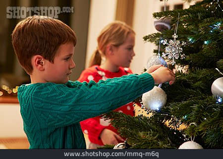 
                Schmücken, Christbaumschmuck, Weihnachtsbaum                   