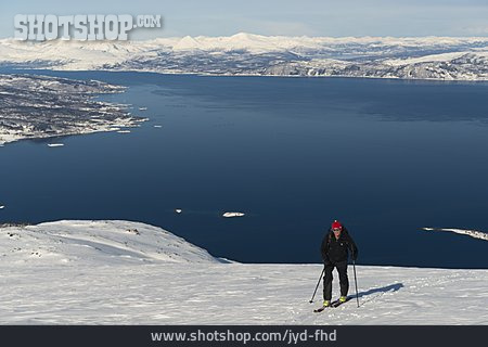 
                Norwegen, Skitour, Fjord, Skibergsteigen                   