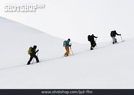 
                Bergsteiger, Skitour, Trekking, Skitourengeher                   