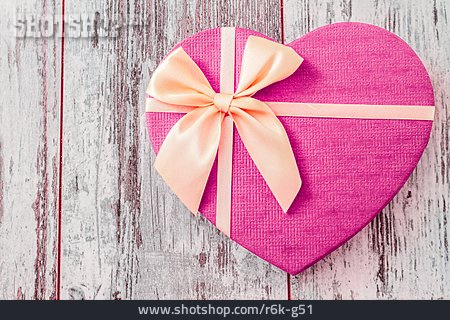 
                Herz, Geschenk, Valentinstag                   