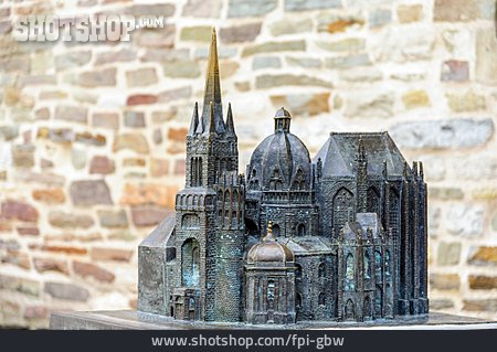 
                Aachen Cathedral, Artificial Model                   