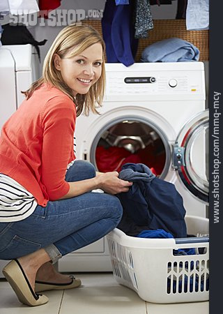 
                Hausarbeit, Wäsche, Hausfrau, Waschmaschine                   