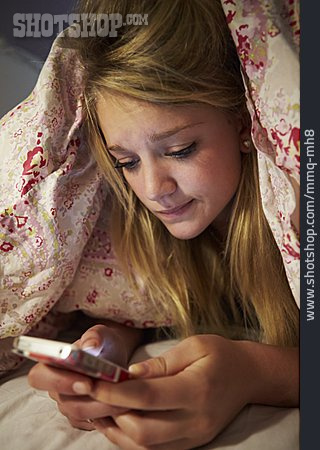 
                Teenager, Liebeskummer, Digital, Sorgen, Kommunizieren, Smartphone                   