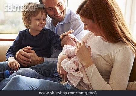 
                Familie, Neugeborenes, Nachwuchs                   