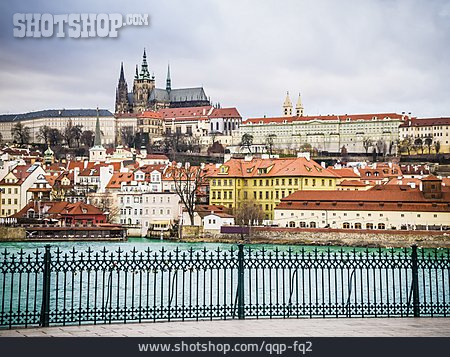 
                Stadtansicht, Prag, St.-veits-dom                   