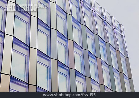 
                Moderne Baukunst, Glasfassade, Wohngebäude                   
