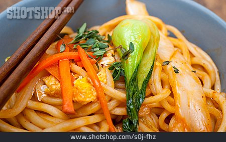 
                Asiatische Küche, Nudelgericht, Vegetarisch                   