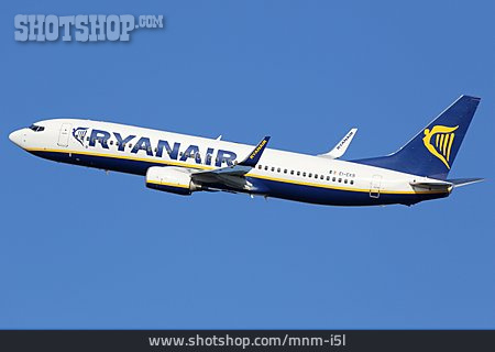 
                B-737, Ryanair                   