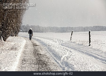 
                Winter, Verschneit, Radfahrer                   