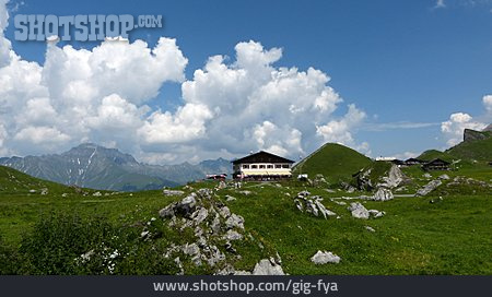 
                Alm, Schweizer Alpen, Berggasthof, Engstligenalp                   