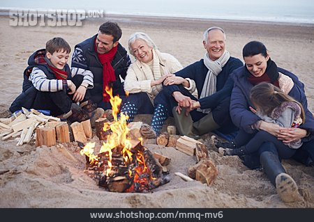 
                Familie, Generationen, Großeltern, Familienurlaub                   