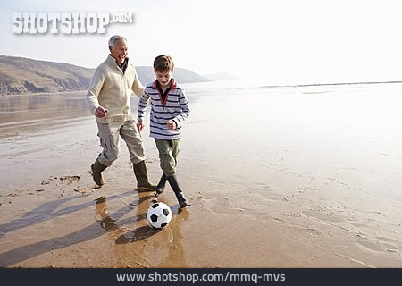 
                Enkel, Großvater, Fußball                   
