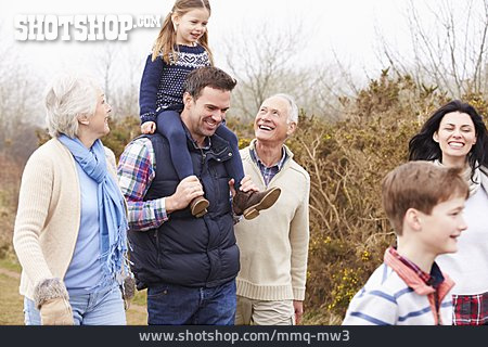 
                Spaziergang, Familie, Großeltern                   