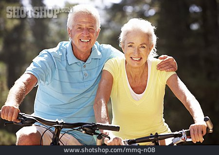 
                Radfahrer, Seniorenpaar                   