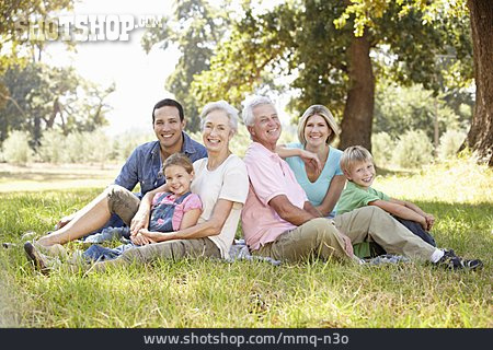 
                Familie, Familienausflug, Familienportrait                   
