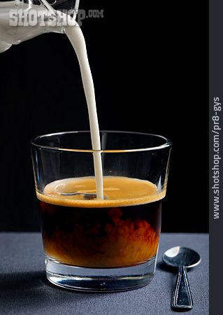 
                Kaffee, Milch                   