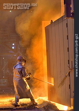 
                Metallverarbeitung, Gießerei, Schmelzofen                   