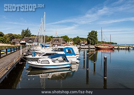 
                Yachthafen, Segelboote, Ralswiek                   