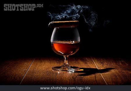 
                Zigarre, Whisky                   