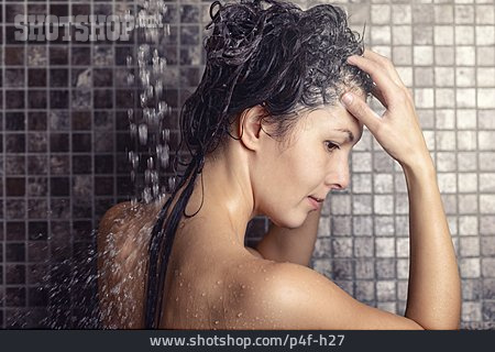 
                Frau, Körperpflege, Duschen                   