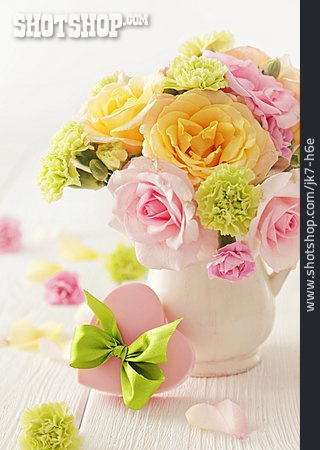 
                Blumenstrauß, Geschenk, Muttertag, Blumenvase                   