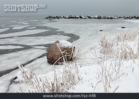 
                Schnee, Eisschollen, Ostseeküste                   