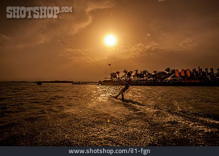 
                Rotes Meer, Kitesurfing, Soma Bay                   