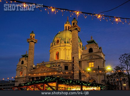 
                Karlskirche, Wien, Weihnachtsmarkt                   