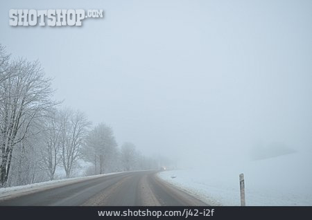 
                Nebel, Glatteis, Landstraße, Sichtweite                   
