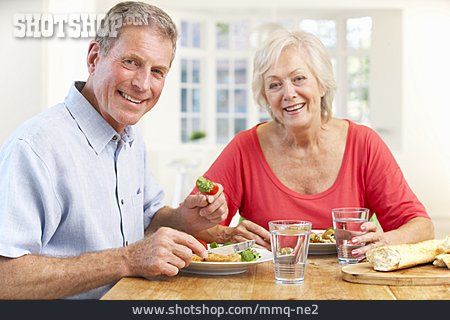 
                Häusliches Leben, Mahlzeit, Ehepaar                   
