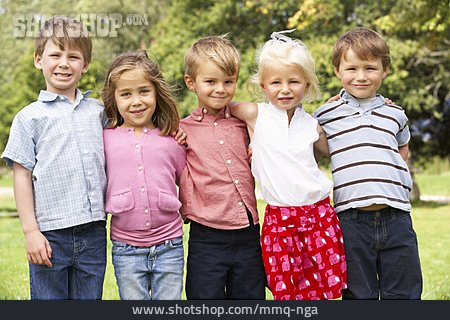
                Kinder, Freunde, Gruppenfoto                   