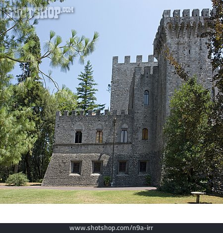 
                Festungsanlage, Castello Di Brolio                   