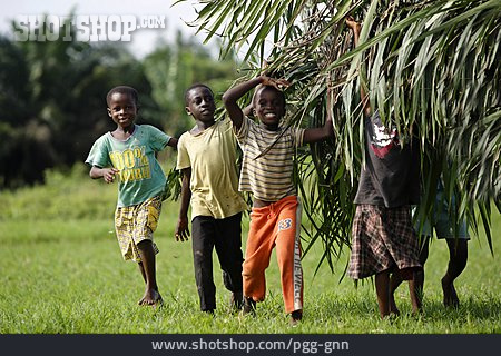 
                Kinder, Afrikanisch                   