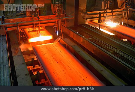 
                Stahl, Stahlwerk, Stahlplatte, Metallindustrie                   