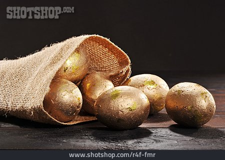 
                Osterdekoration, Goldenes Ei                   