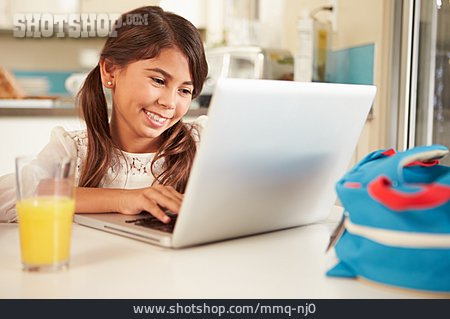 
                Mädchen, Freizeit & Entertainment, Laptop                   