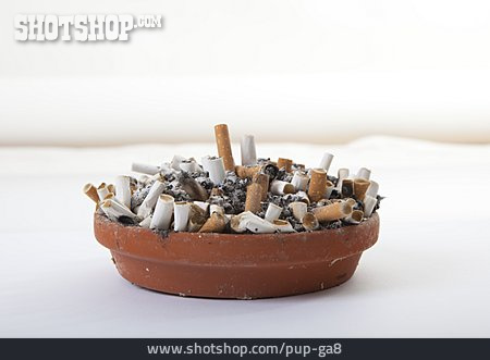 
                Nikotin, Zigarettenstummel                   