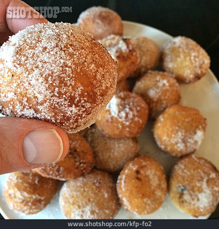 
                Backwaren, Krapfen, Fettgebäck, Mutze                   