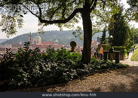 
                Park, Prag, Prager Burg                   