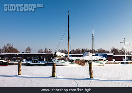 
                Winter, Hafen, Wustrow                   