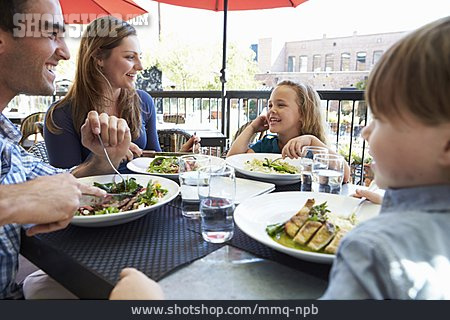 
                Gastronomie, Familie, Mittagessen                   