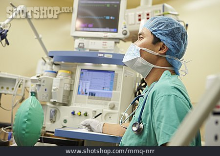 
                Chirurg, Operation, Operationssaal, Anästhesist                   