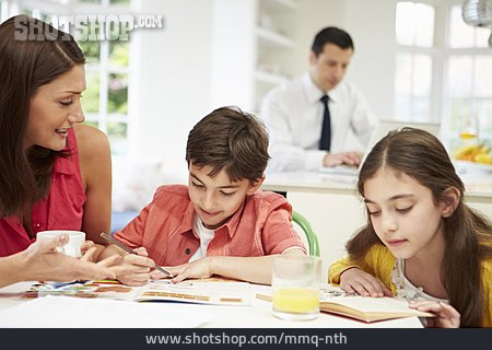 
                Mutter, Familie, Hausaufgaben                   